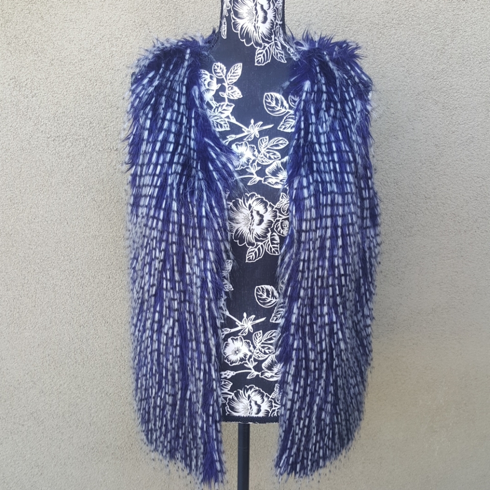 Furry Navy blue vest